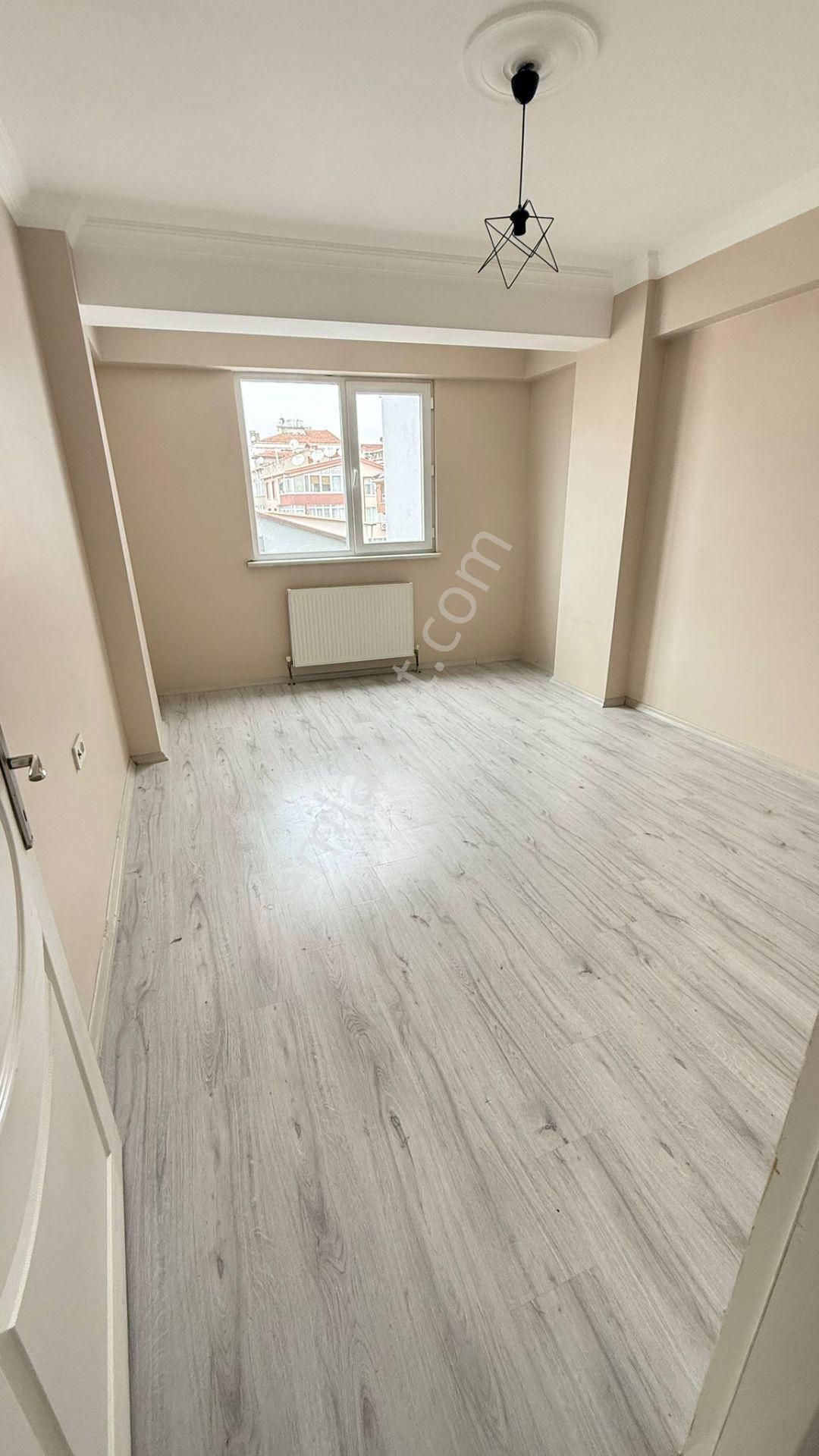 Arslanbeyden Çorluda Ara Kat Balkonlu Kiralık Daire!!!!!