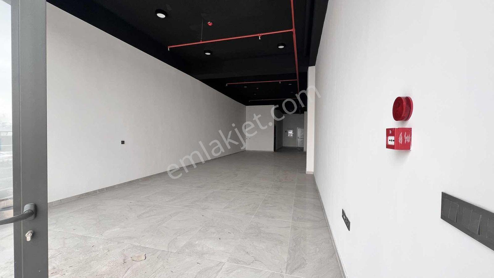 Marangozlar Sanayii Forum Plazada Kiralık 100 M2 Prestij Dükkan - Görsel 9