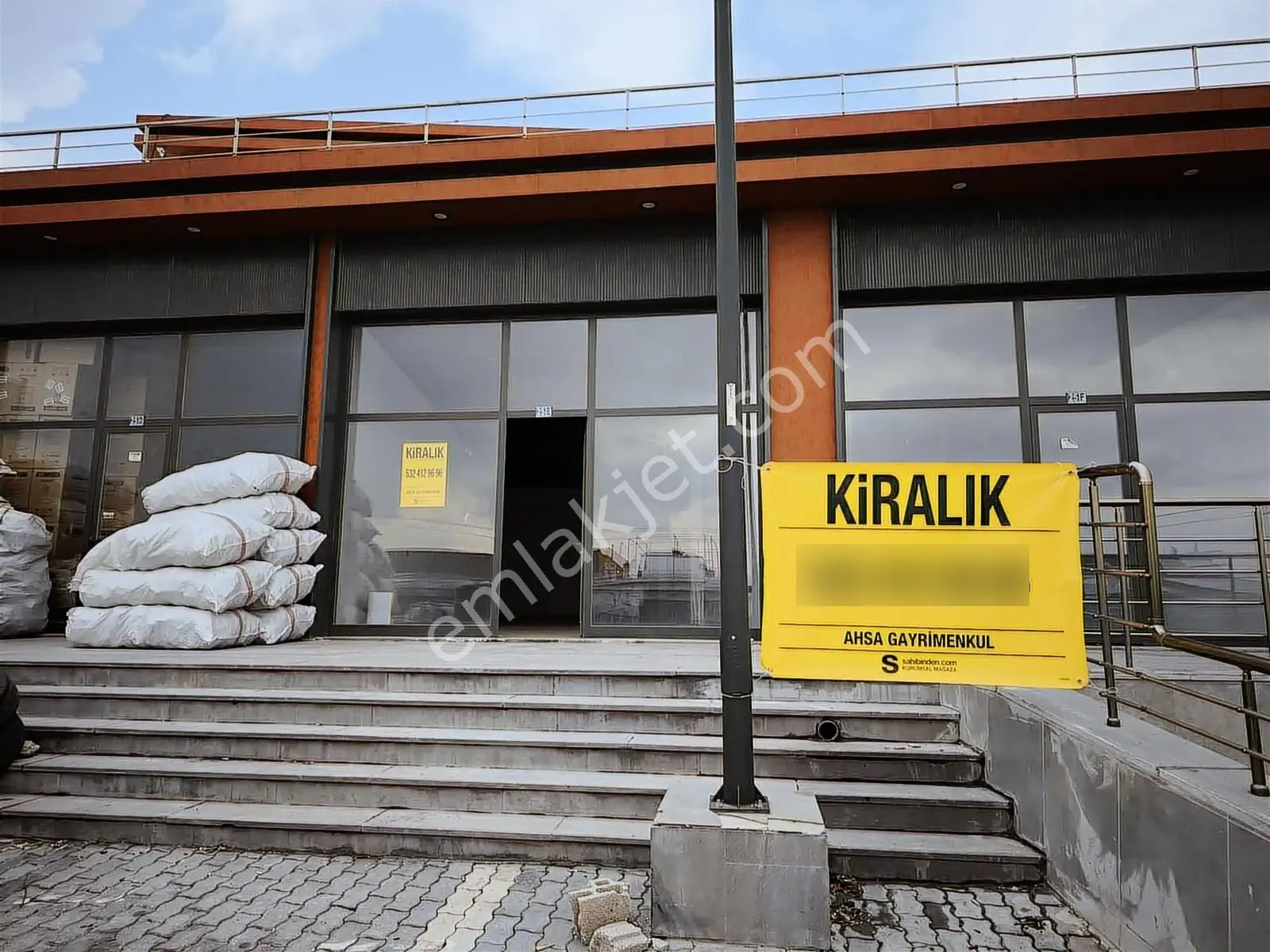 Marangozlar Sanayii Forum Plazada Kiralık 100 M2 Prestij Dükkan