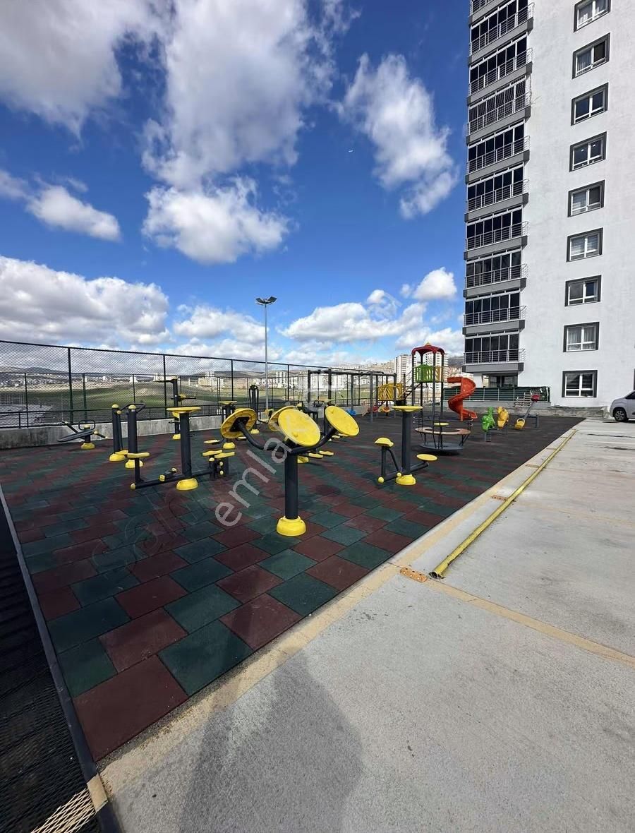 Meydan Park'ta 13. Kat Güney Cephe, 4+1 163 M2 Satılık Daire - Görsel 2
