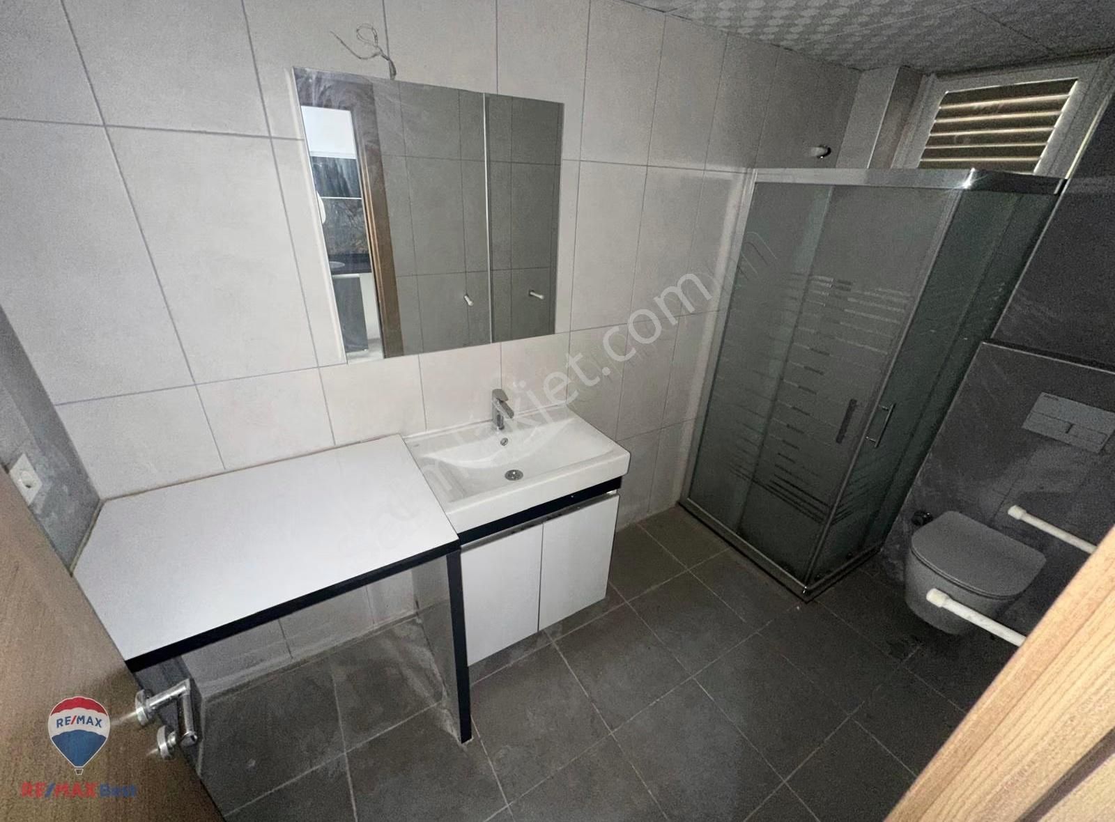 9 Demirköprü'de Ordu Bulvarı Yakını 1+1 Satılık Daıre - Görsel 6