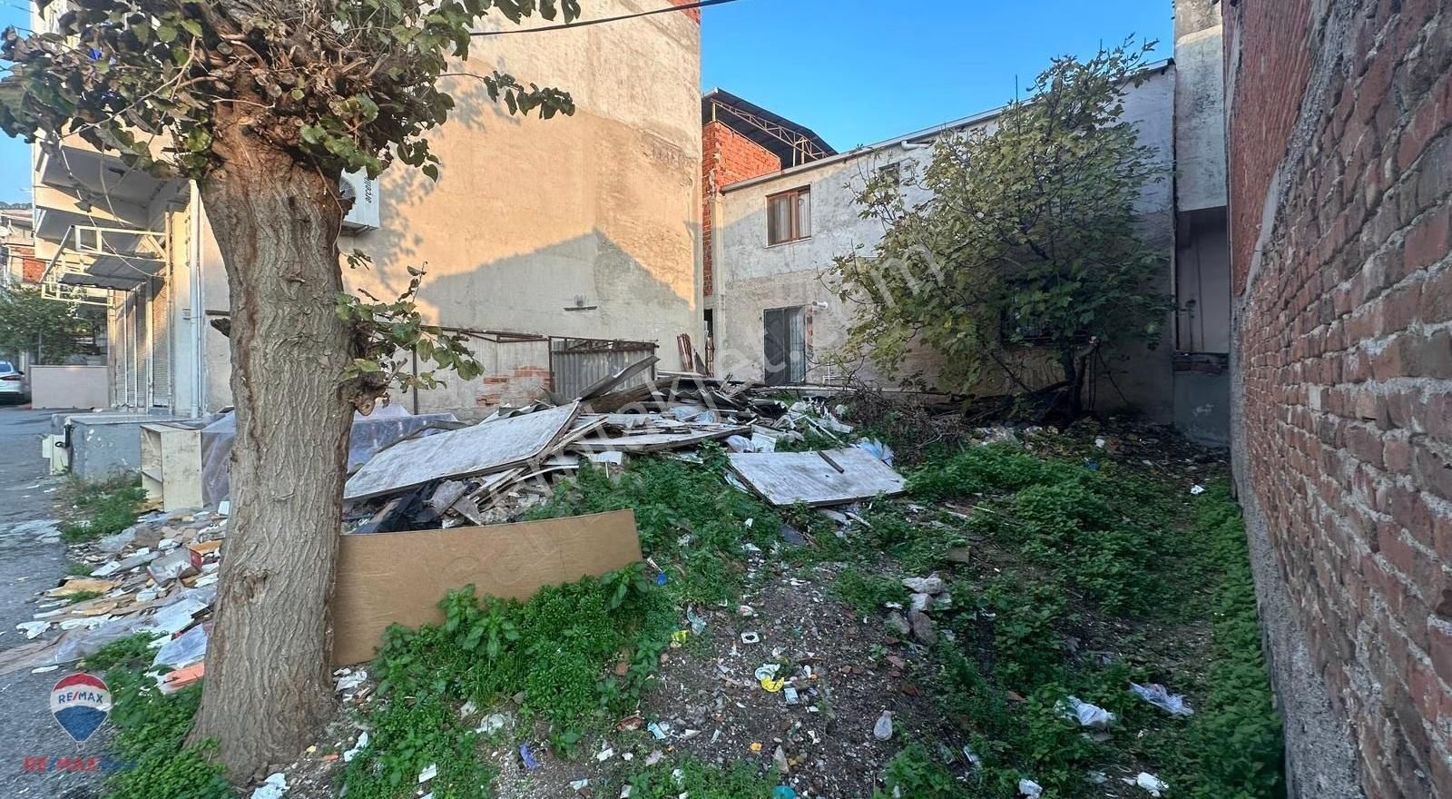 18 Bayraklı Postacılarda Satılık 123 M² Arsa