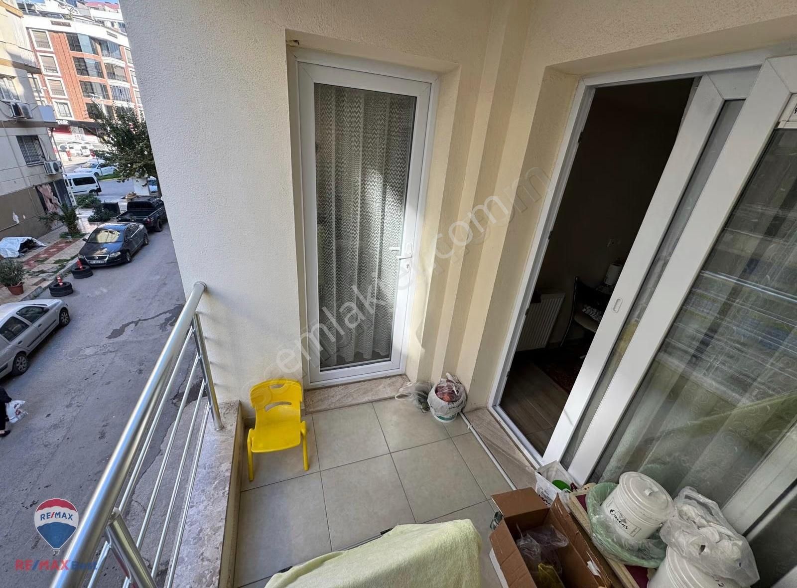 48 Kapalı Mutfaklı,balkonlu Arakat 2+1 Karşıyaka Şemıkler Merkez