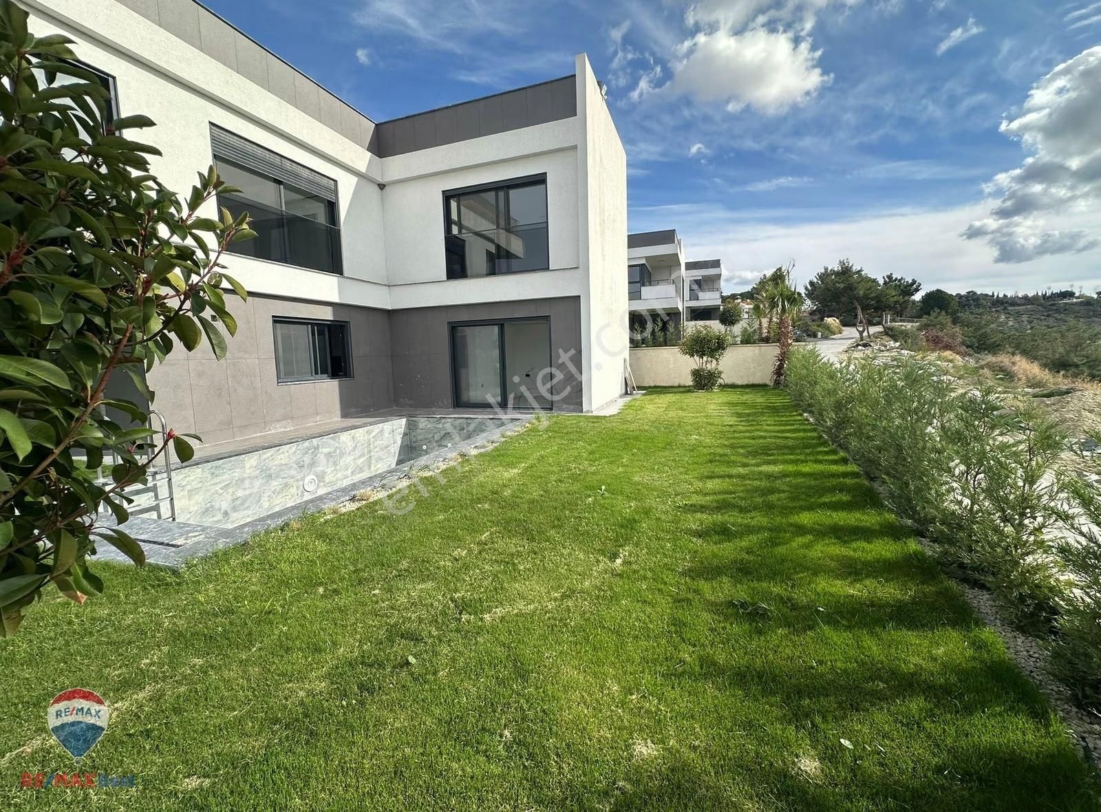 39 Kuşadası Soğucak'da Full Deniz Ve Orman Manzaralı Villa - Görsel 13