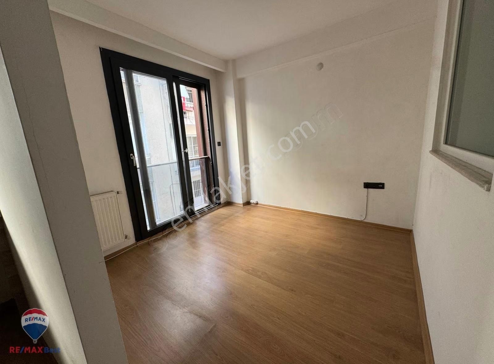 51 Karşıyaka Çarşı Ve İzbana Yakın Yenı Bınada Arakat 1+1 - Görsel 3