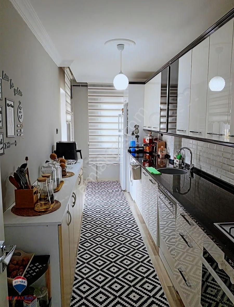 10 Zübeyde Hanım'da Ful Yapılı 3+1 Satılık - Görsel 3