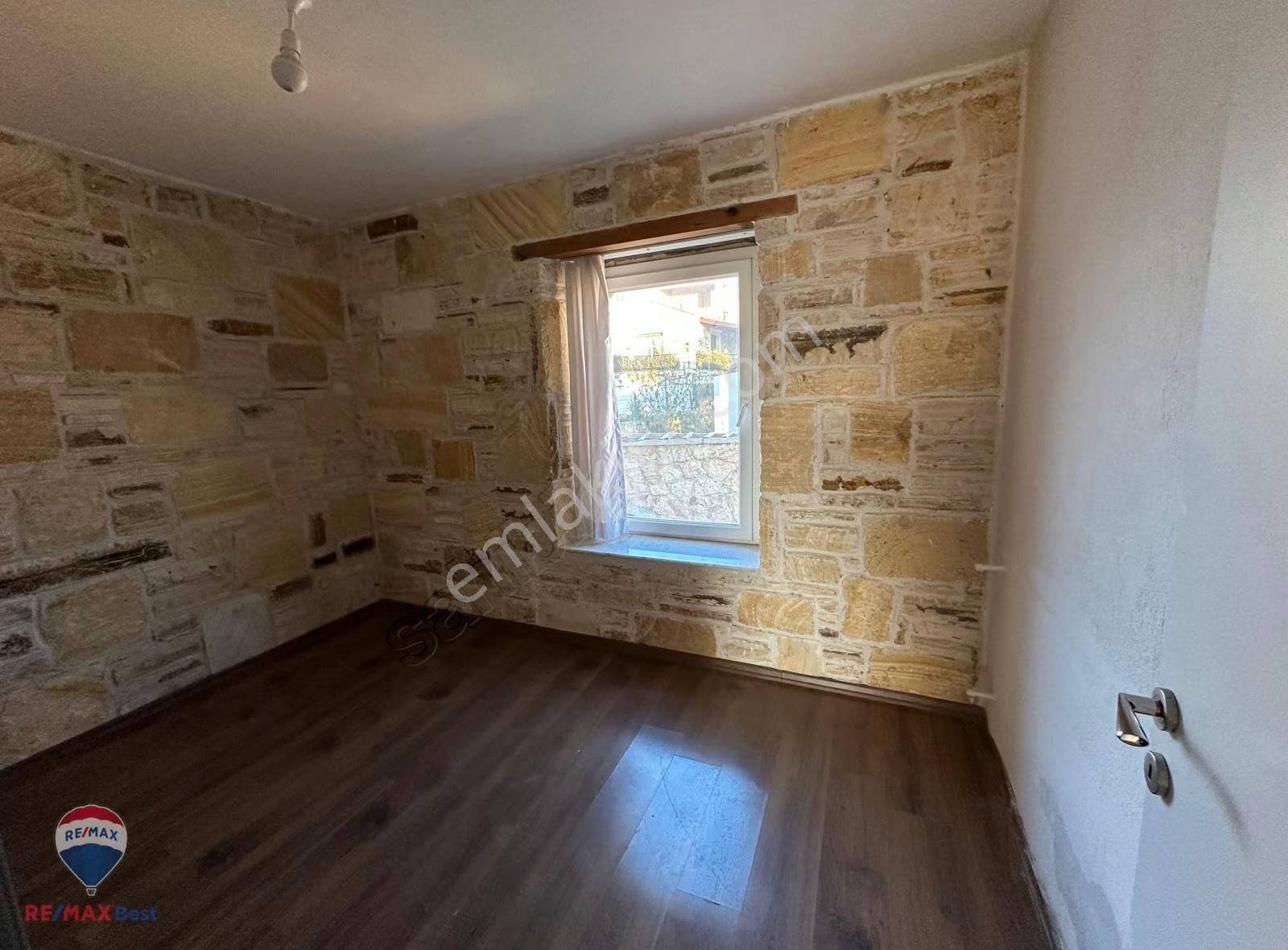 3 Foça Bağarasında 500m2 Içınde Satılık 5+3 Taş Vılla - Görsel 3