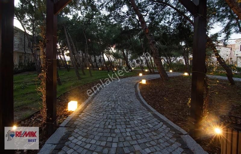 12 Foça Yeniköy 'de Müstakil Havuzlu Geniş Peyzaj Alanı 4+1villa - Görsel 20