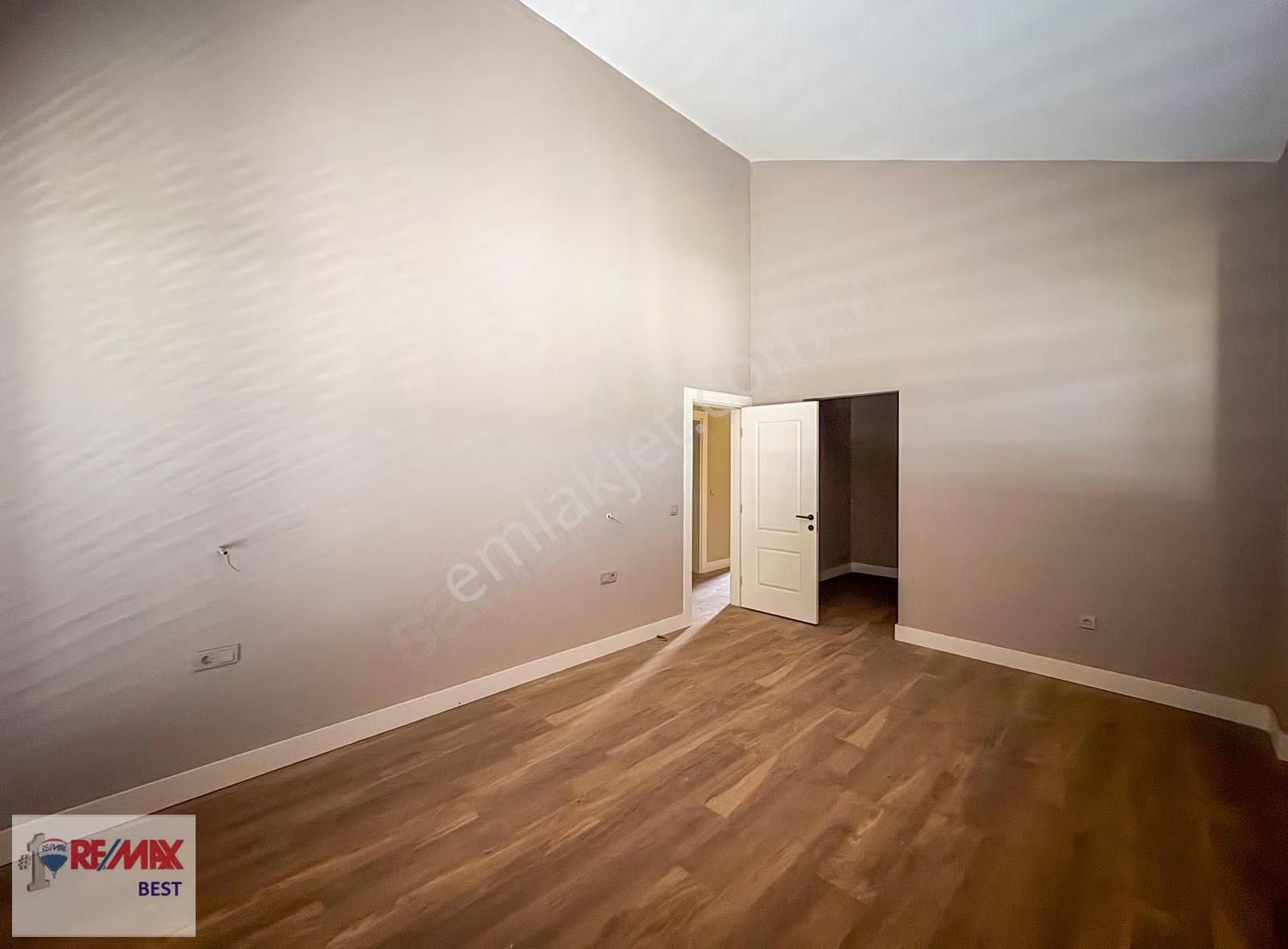 12 Foça Yeniköy 'de Müstakil Havuzlu Geniş Peyzaj Alanı 4+1villa - Görsel 11