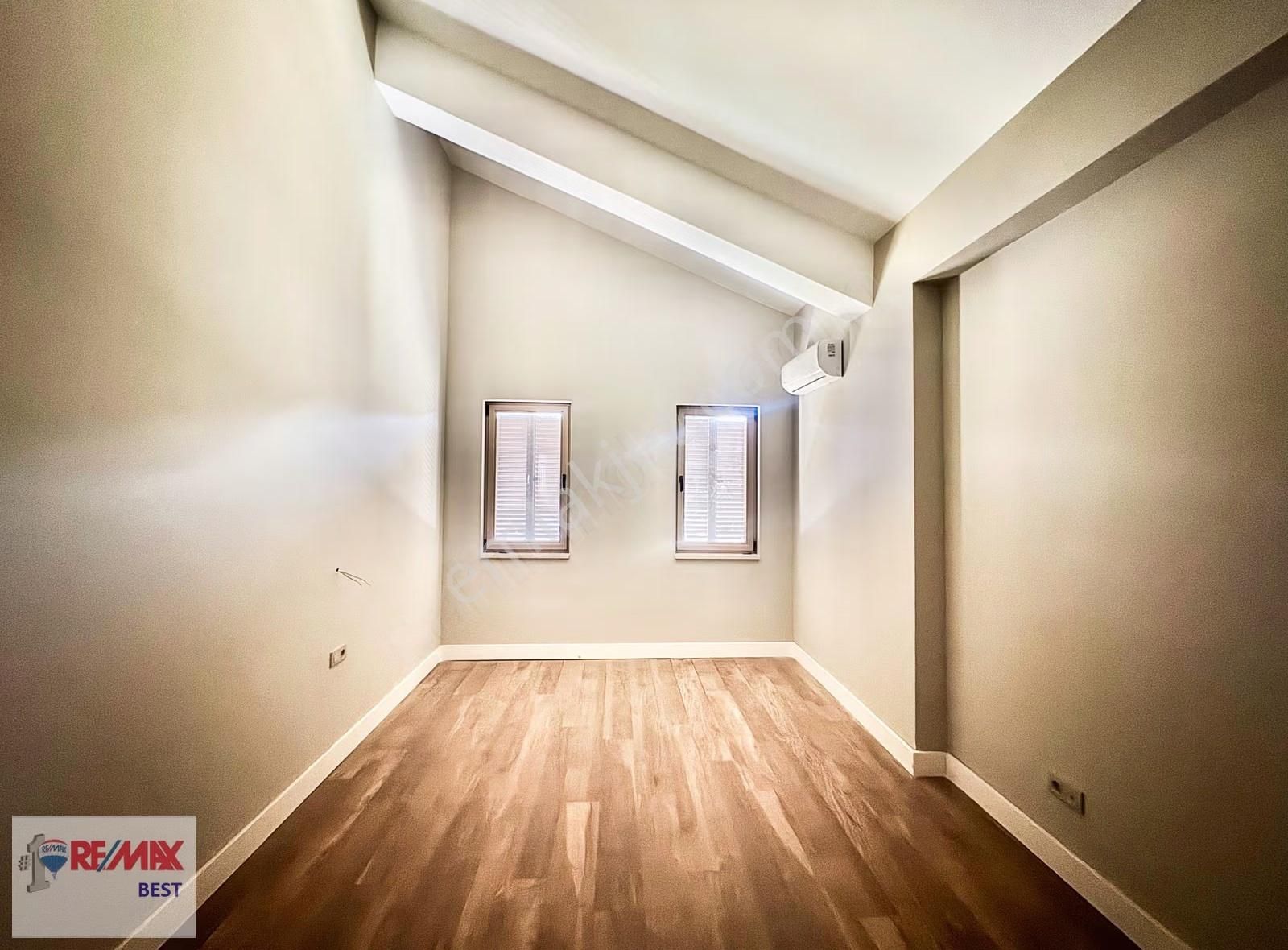 12 Foça Yeniköy 'de Müstakil Havuzlu Geniş Peyzaj Alanı 4+1villa - Görsel 17