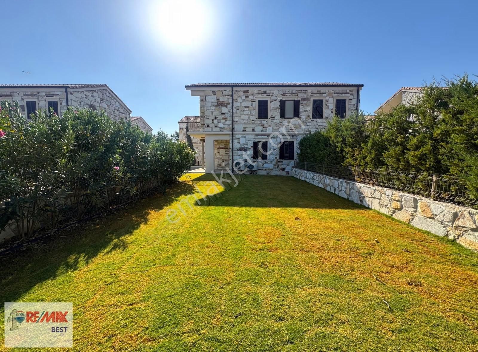 12 Foça Yeniköy 'de Müstakil Havuzlu Geniş Peyzaj Alanı 4+1villa - Görsel 3