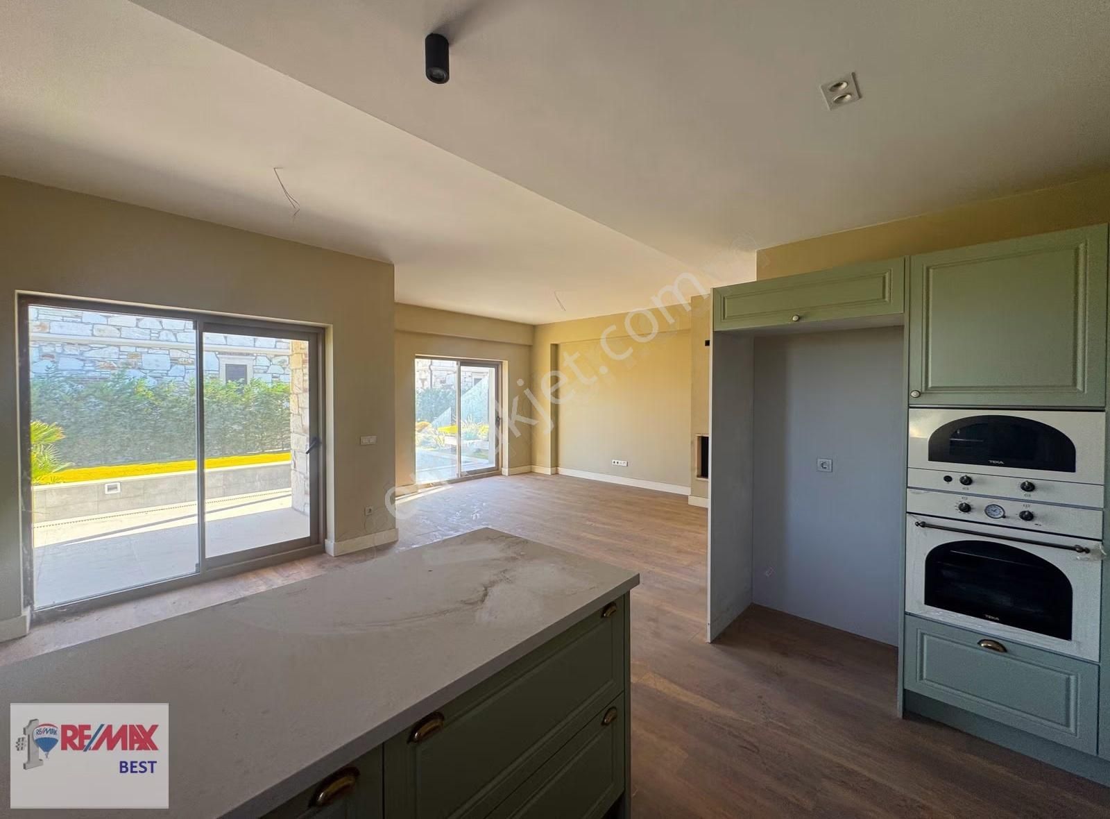 12 Foça Yeniköy 'de Müstakil Havuzlu Geniş Peyzaj Alanı 4+1villa - Görsel 5