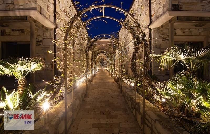 12 Foça Yeniköy 'de Müstakil Havuzlu Geniş Peyzaj Alanı 4+1villa - Görsel 24