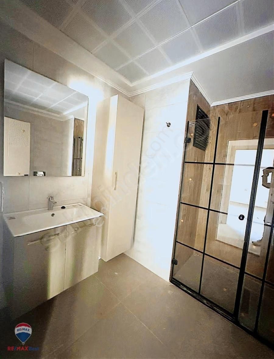 35 Bayraklı Onur Mahallesınde Havuzlu Sıtede Lüks Satılık Daıre - Görsel 12