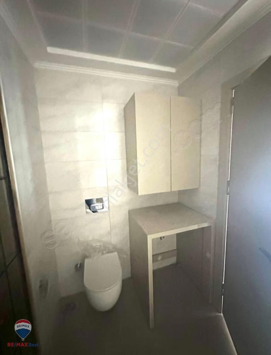 35 Bayraklı Onur Mahallesınde Havuzlu Sıtede Lüks Satılık Daıre - Görsel 17