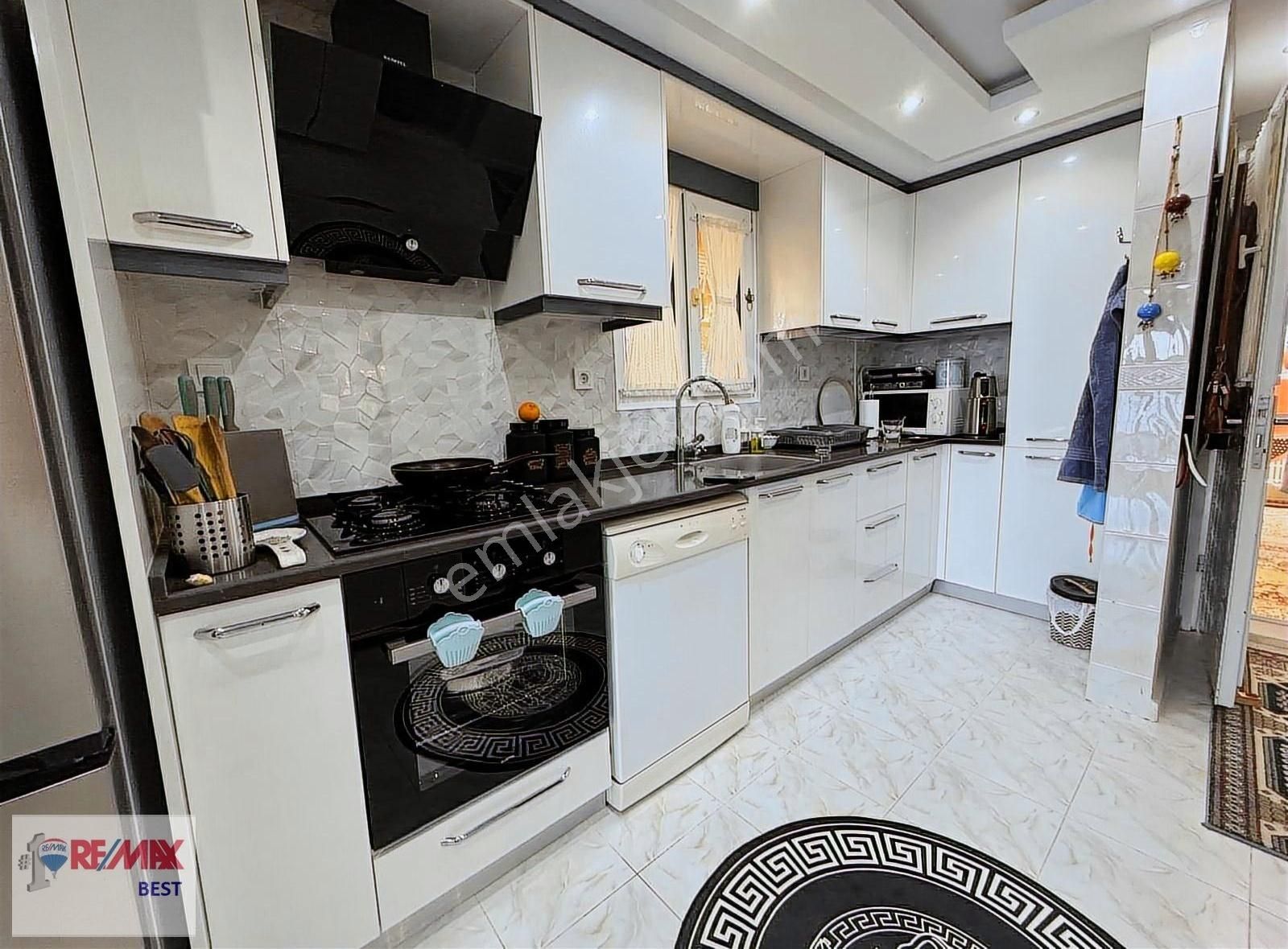 7 Remax Best'ten Aliağa Şakran Da Denize Sıfır Triplex Villa - Görsel 8