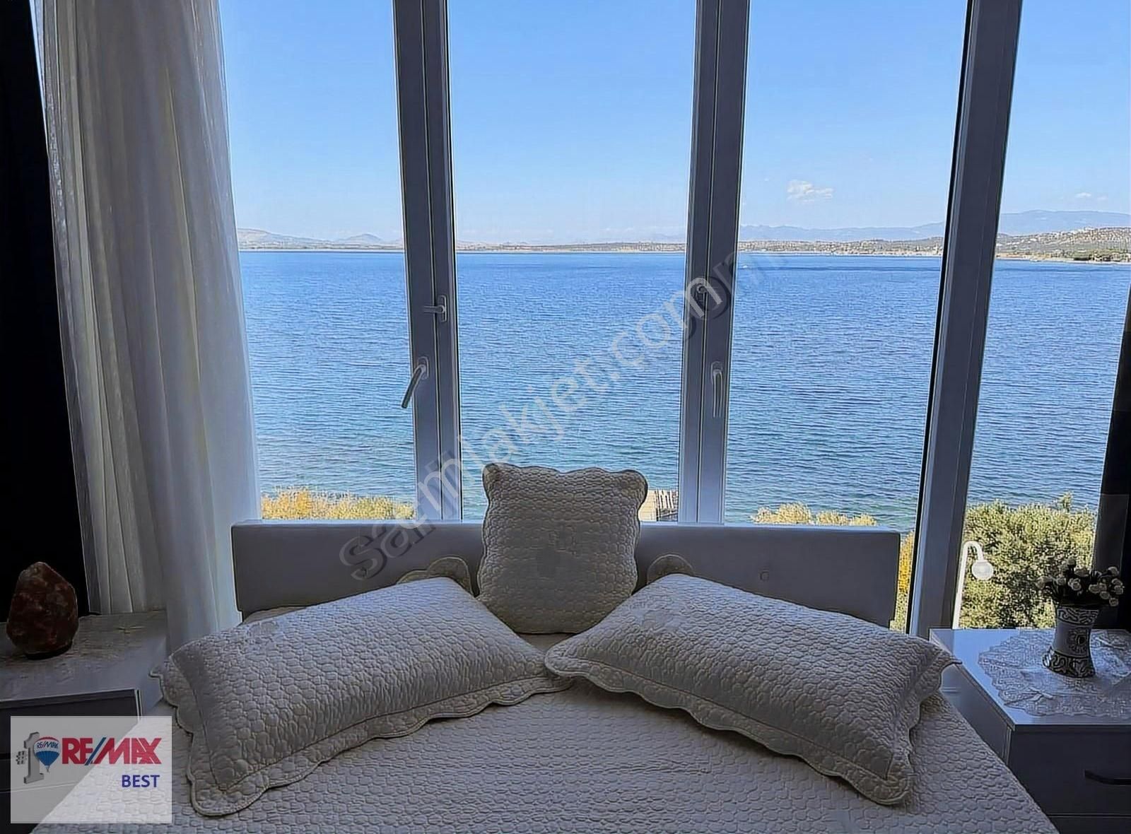 7 Remax Best'ten Aliağa Şakran Da Denize Sıfır Triplex Villa