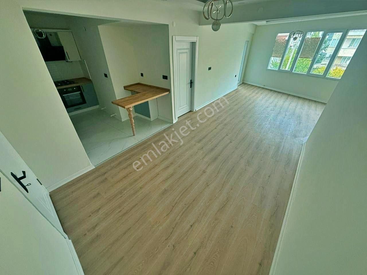 Uytundan Akçay Kordonda Denize 50 Metre Doğalgazlı 2+1 Daire