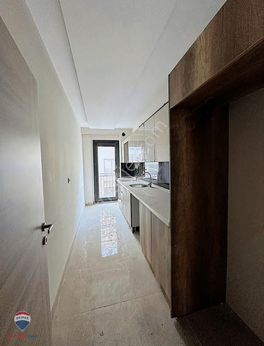 13 Remax Best'ten Karşıyaka Demırköprüde Satılık 2+1 Daıre - Görsel 2