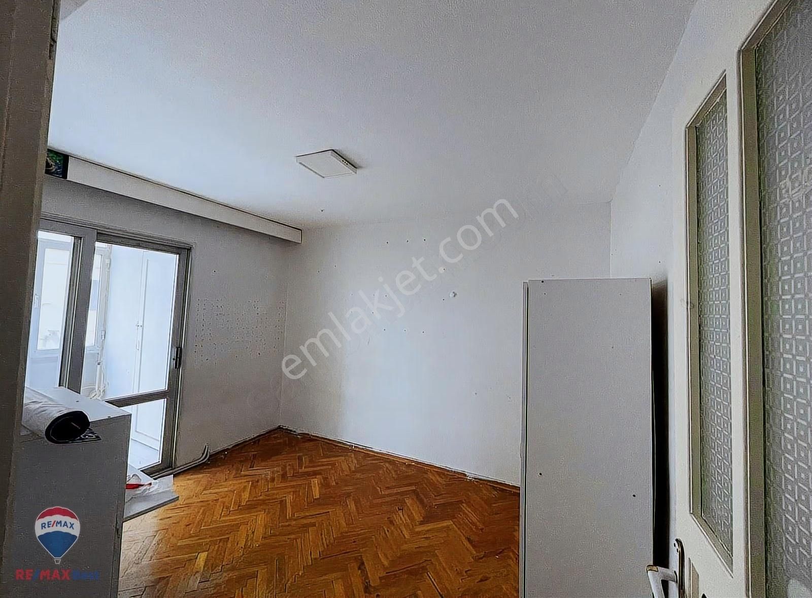 35 Bayraklı Manavkuyu'da Satılık 3+1 Daıre - Görsel 2