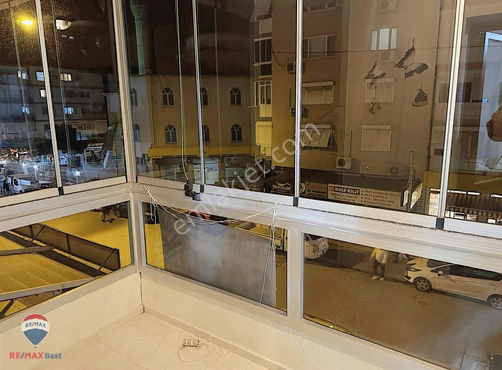 141 Karşıyaka Bahçelıevlerde Genış Ve Ferah 3+1 Satılık Daıre