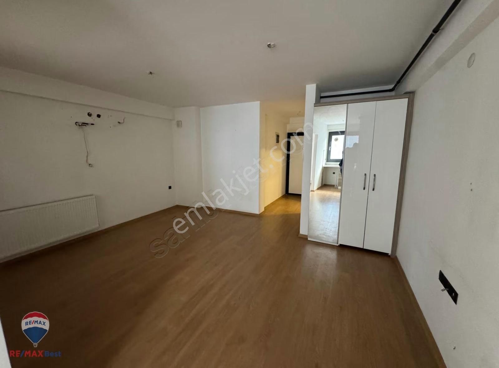 61 Karşıyaka Sahıl Ve İzban Yakını Arakat 1+1 Kıralık Daire - Görsel 4