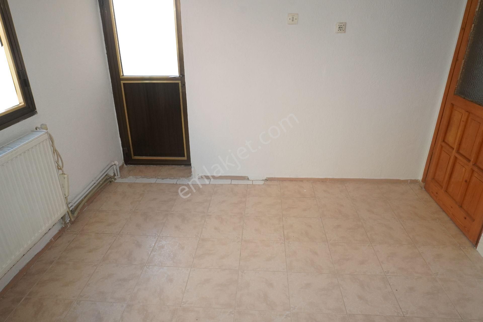 Küçükçiğlide Kiralık 2+1 Doğalgaz Kombili+balkonlu Çiğliserkan - Görsel 9