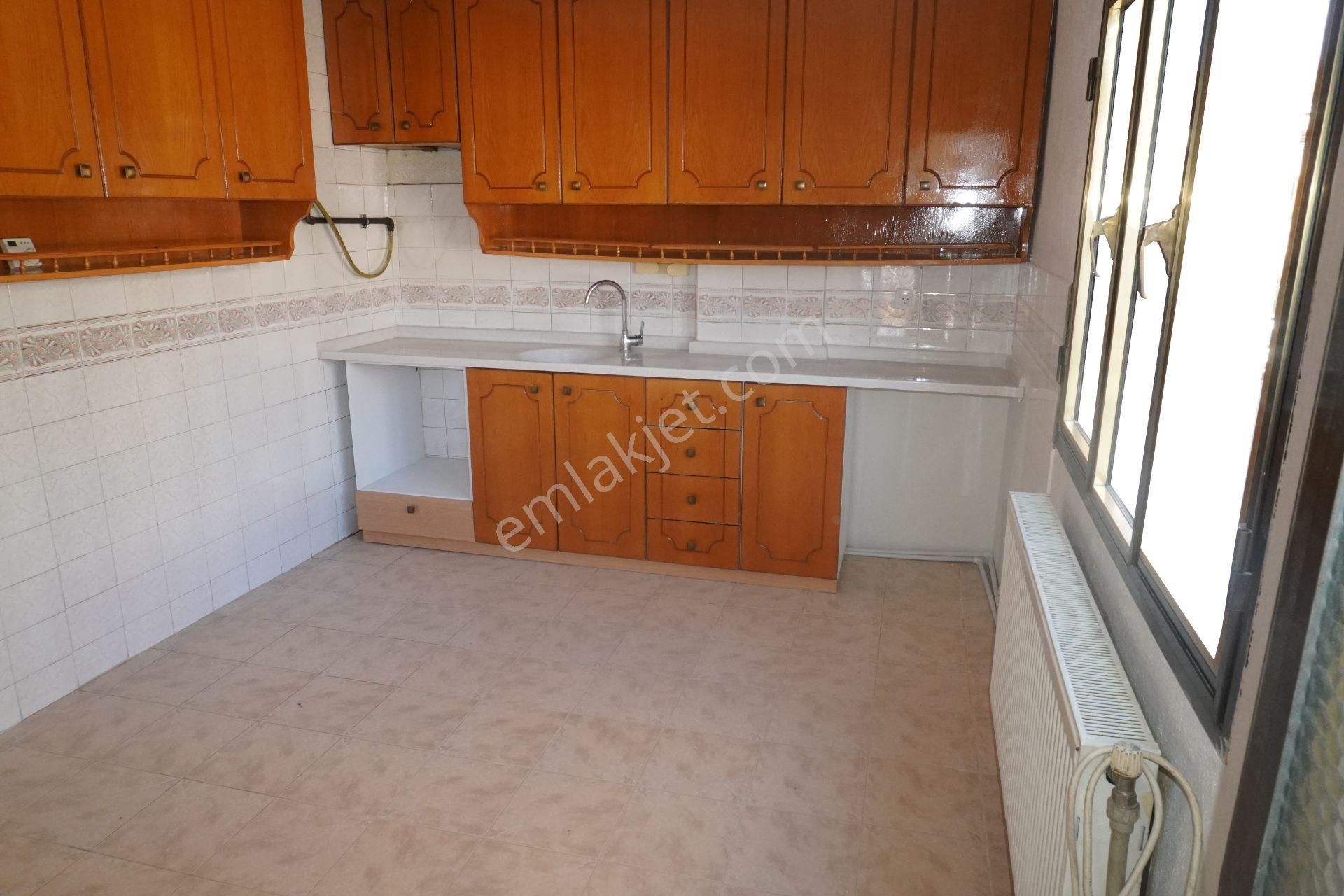 Küçükçiğlide Kiralık 2+1 Doğalgaz Kombili+balkonlu Çiğliserkan - Görsel 8