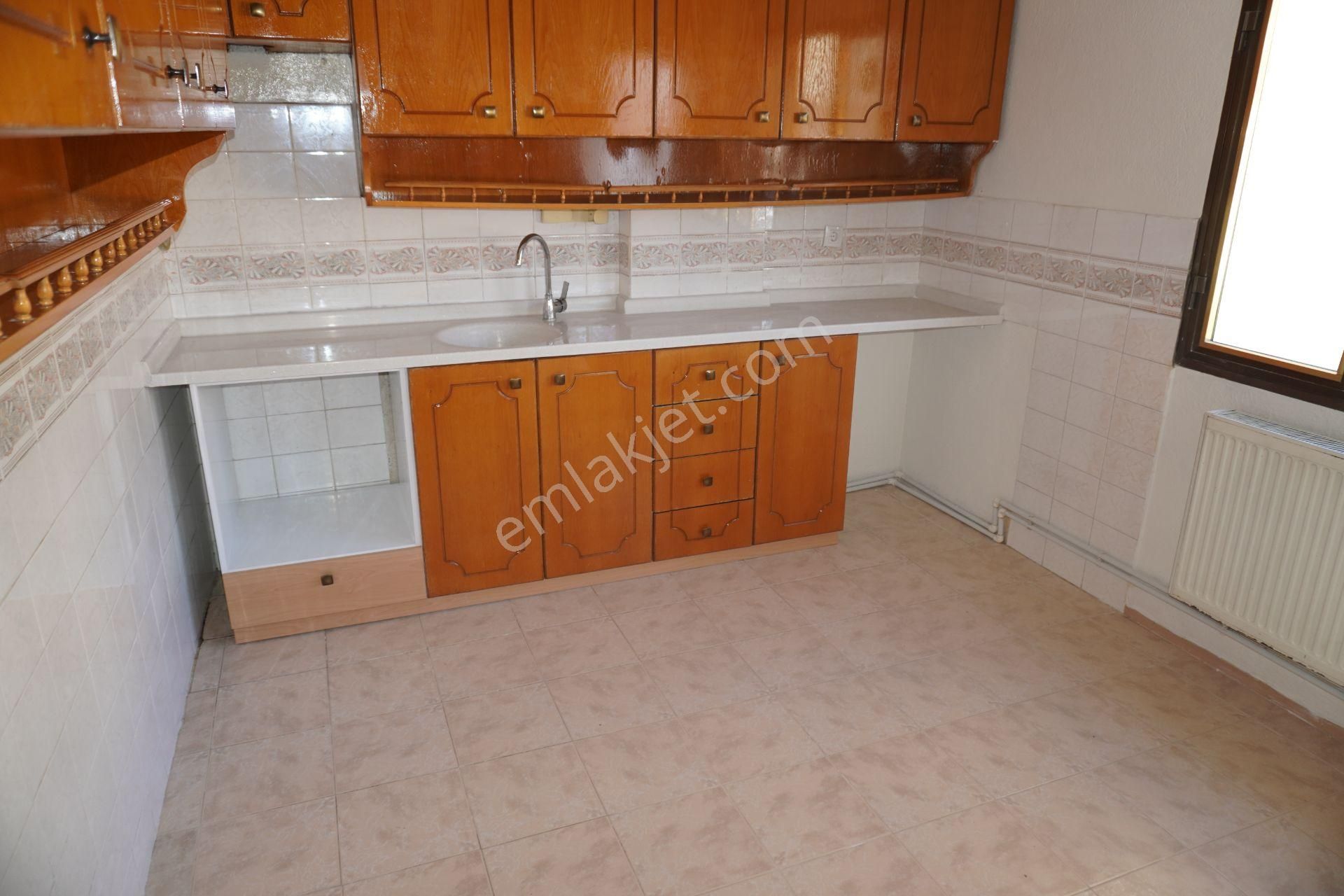 Küçükçiğlide Kiralık 2+1 Doğalgaz Kombili+balkonlu Çiğliserkan - Görsel 5