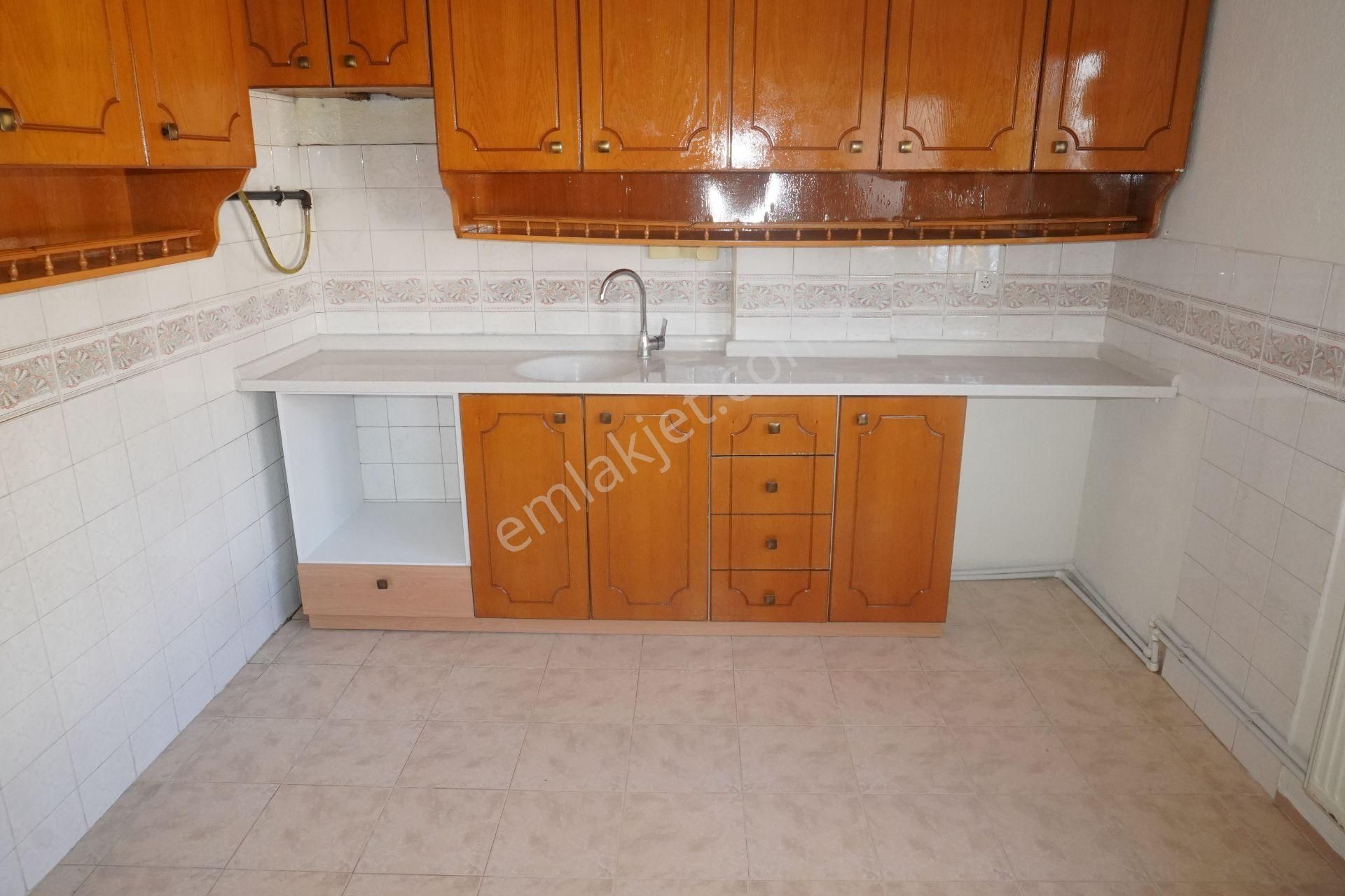 Küçükçiğlide Kiralık 2+1 Doğalgaz Kombili+balkonlu Çiğliserkan - Görsel 7