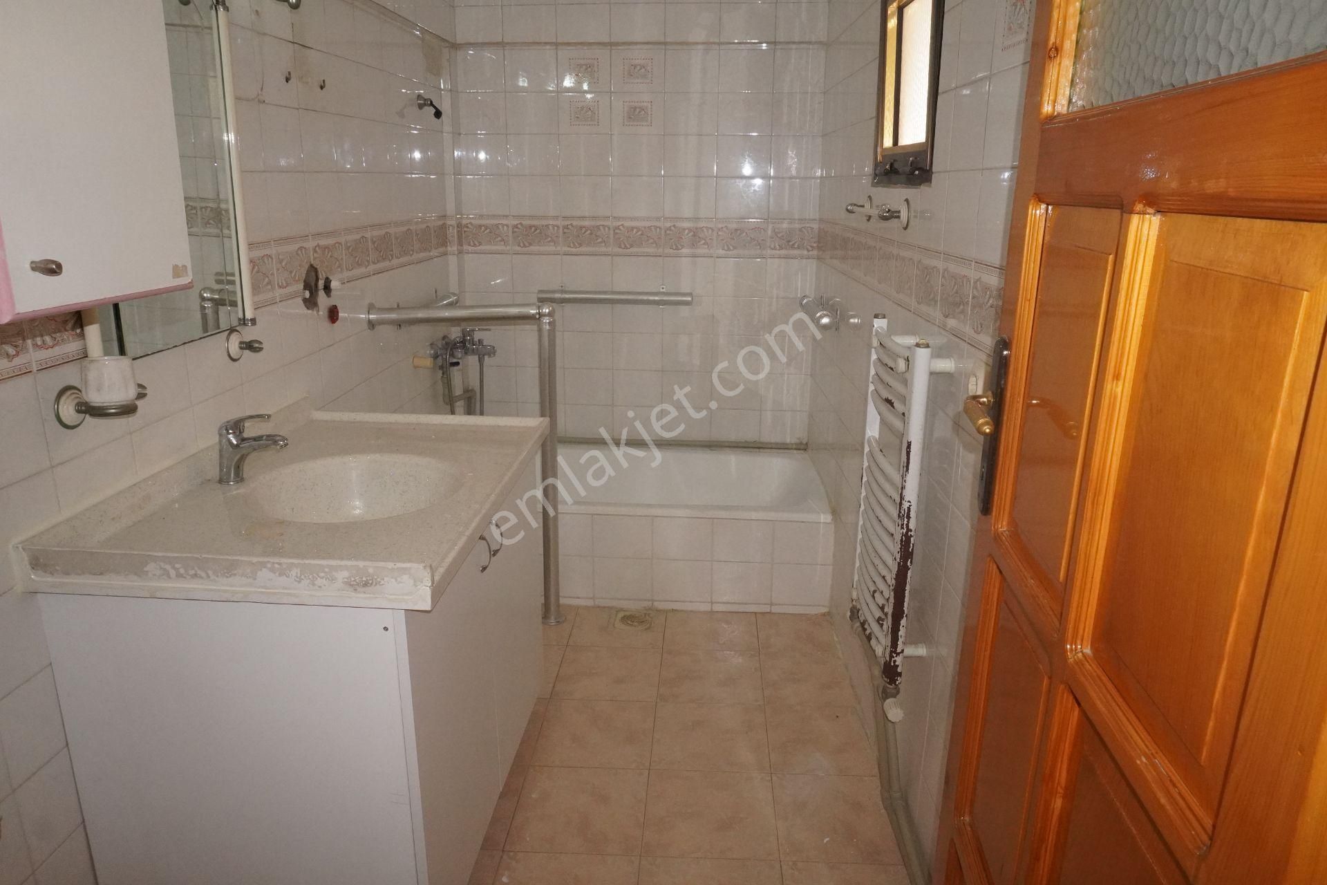 Küçükçiğlide Kiralık 2+1 Doğalgaz Kombili+balkonlu Çiğliserkan - Görsel 25