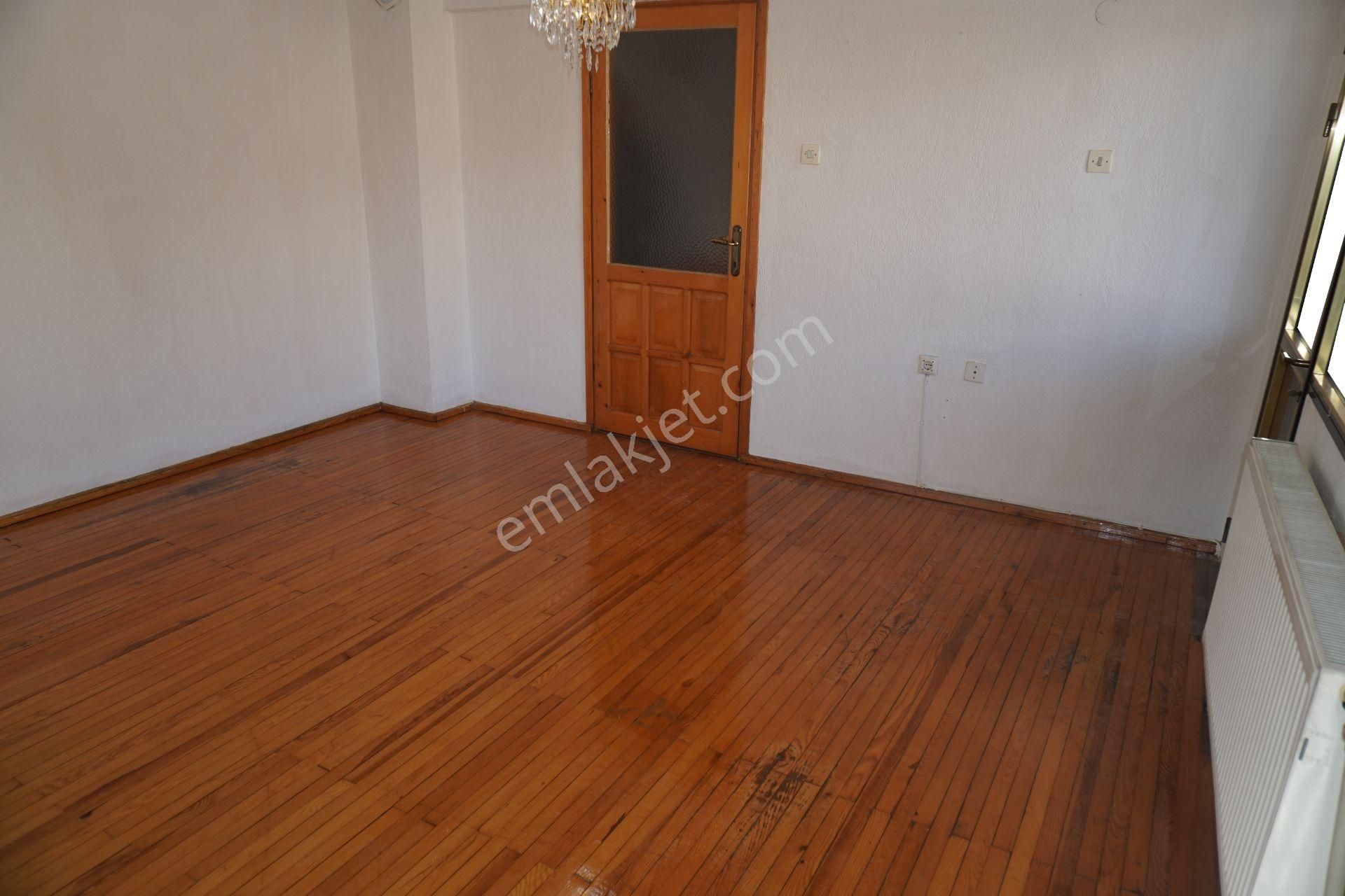 Küçükçiğlide Kiralık 2+1 Doğalgaz Kombili+balkonlu Çiğliserkan - Görsel 12