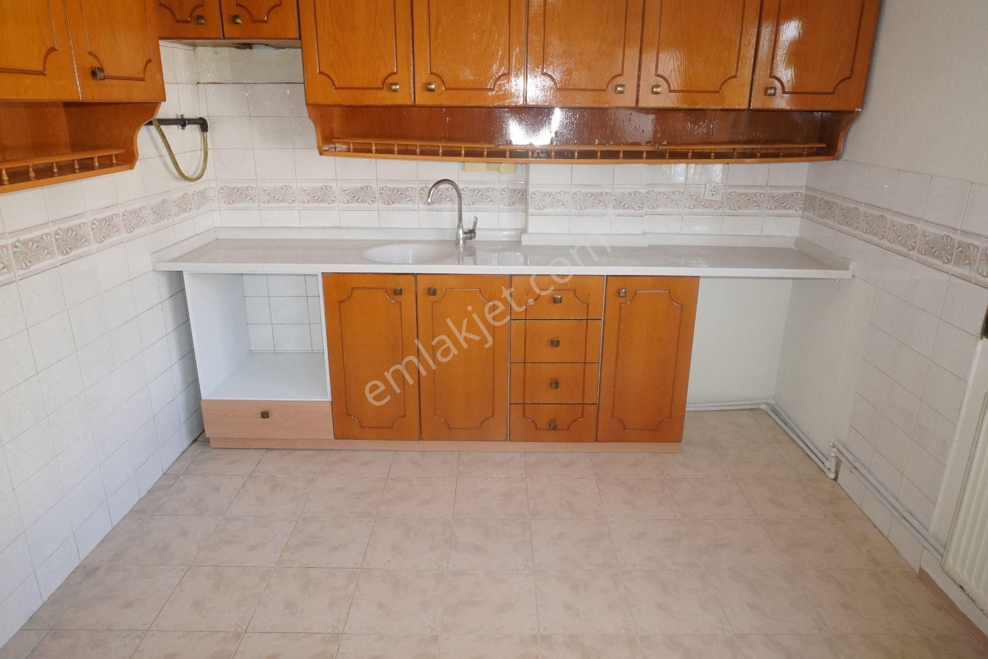 Küçükçiğlide Kiralık 2+1 Doğalgaz Kombili+balkonlu Çiğliserkan - Görsel 2