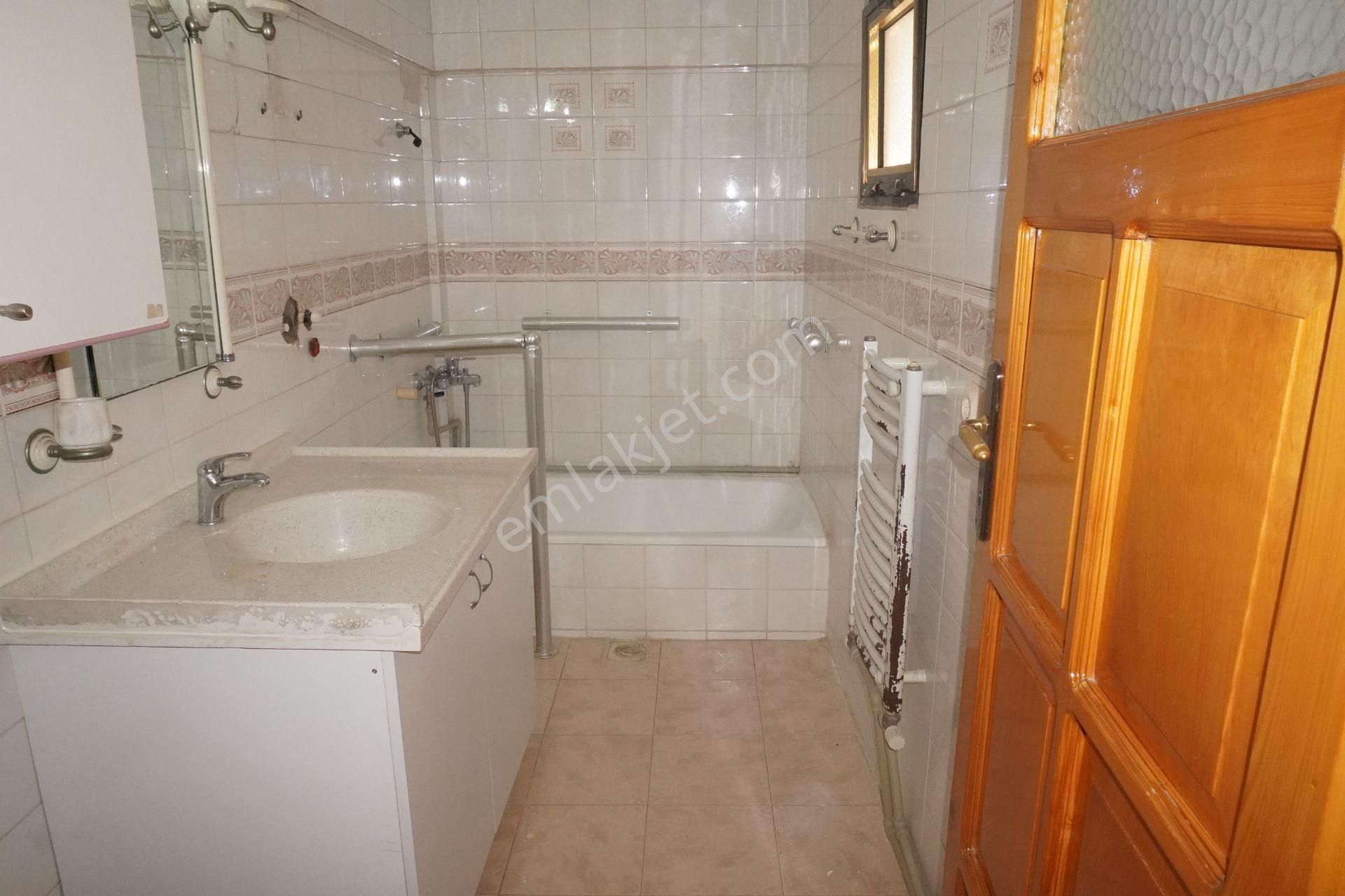 Küçükçiğlide Kiralık 2+1 Doğalgaz Kombili+balkonlu Çiğliserkan - Görsel 24