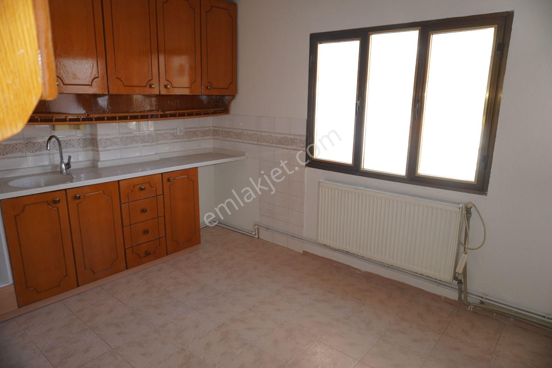 Küçükçiğlide Kiralık 2+1 Doğalgaz Kombili+balkonlu Çiğliserkan - Görsel 4