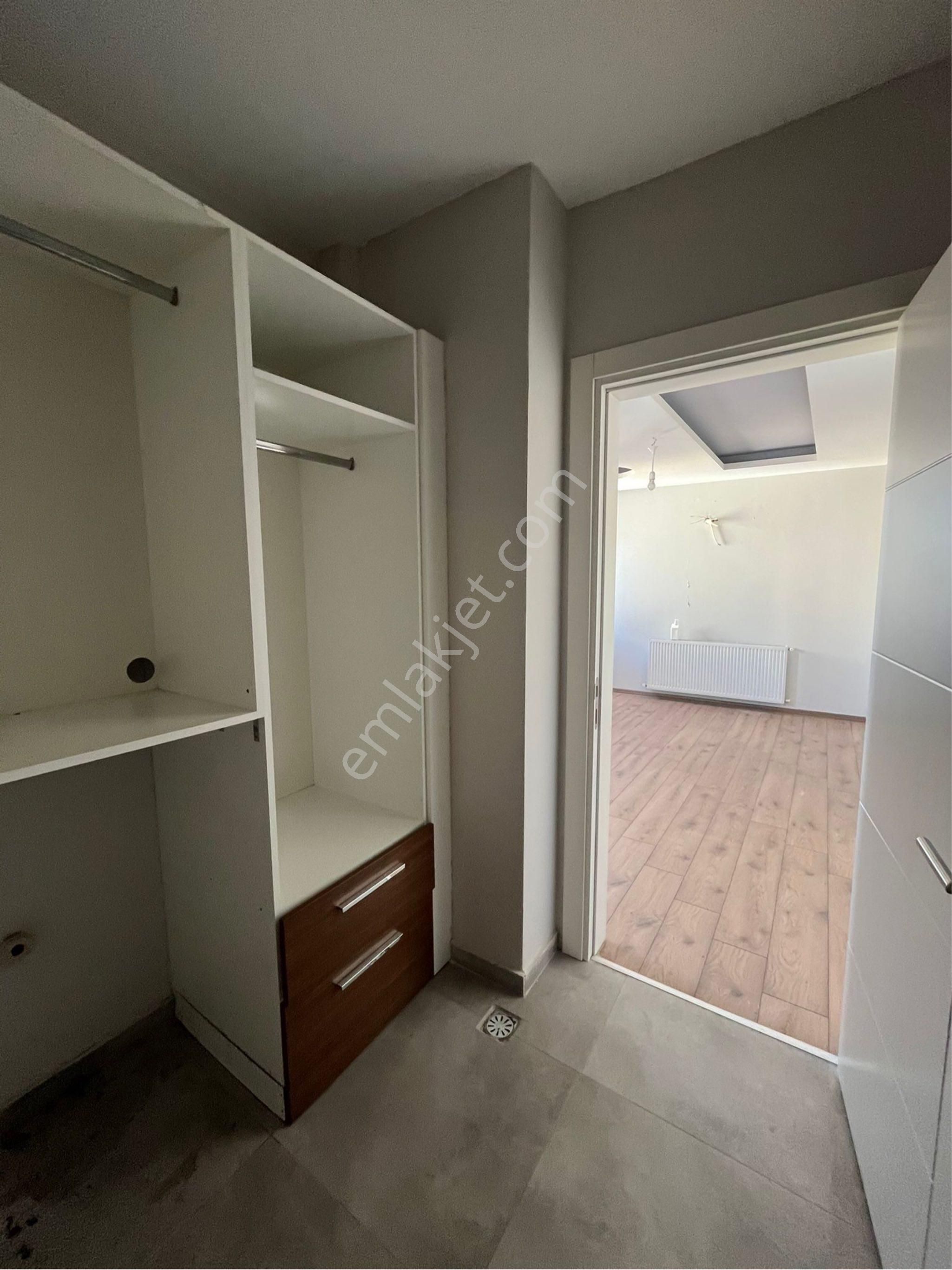 100. Yıl’da 3+1 K.mutfak Doğalgazlı Ebeveyn Banyolu Geniş Oturumlu Kiralık Daire - Görsel 18