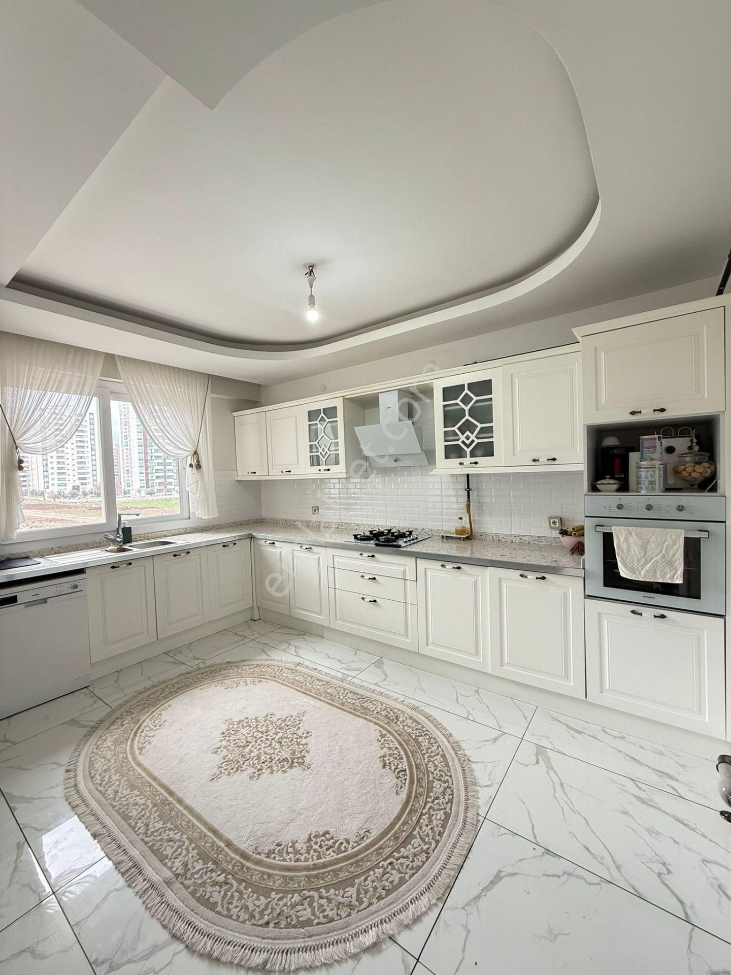 Rota Dan Winstown Civarı Havuzlu 3+5.1 Satılık Lüks Daire