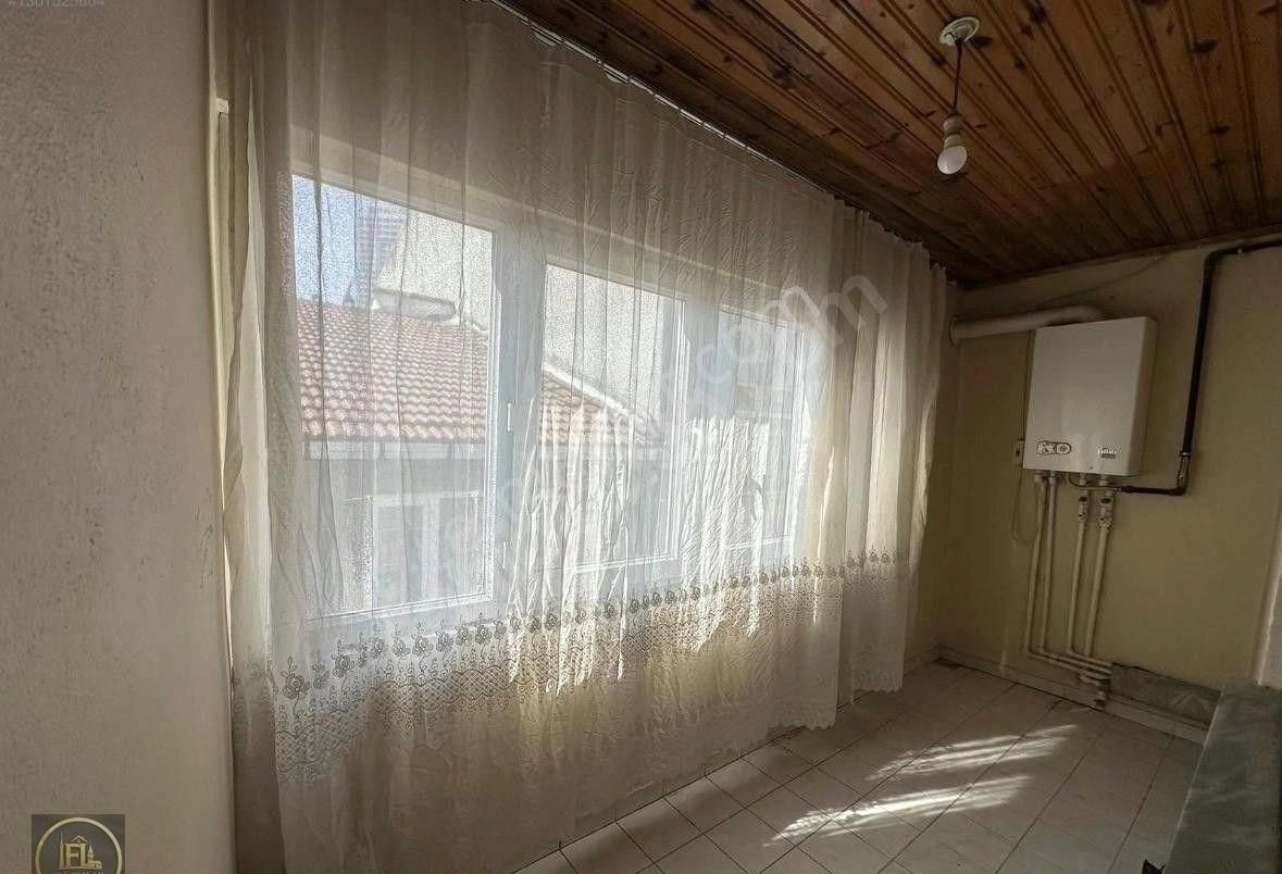 F-l Emlaktan Teraslı 2+1 Geniş Kiralık Daire - Görsel 11