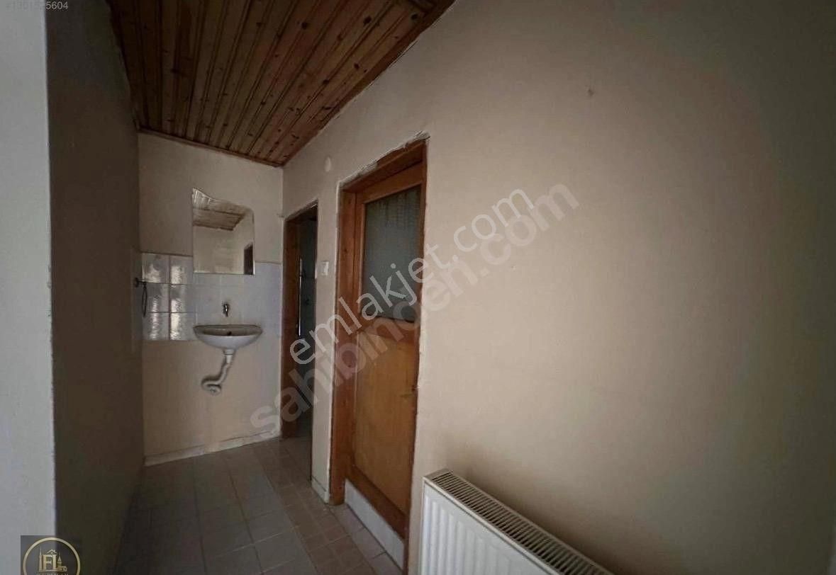 F-l Emlaktan Teraslı 2+1 Geniş Kiralık Daire - Görsel 13