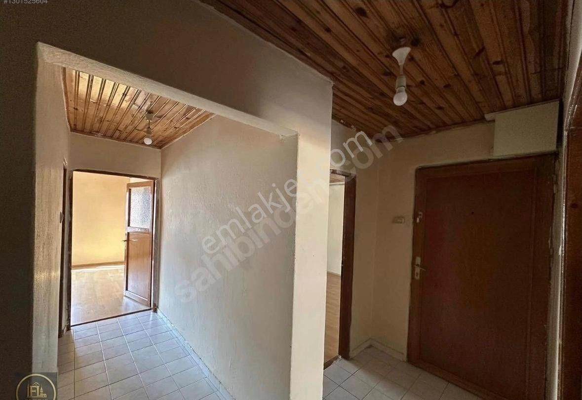 F-l Emlaktan Teraslı 2+1 Geniş Kiralık Daire - Görsel 4