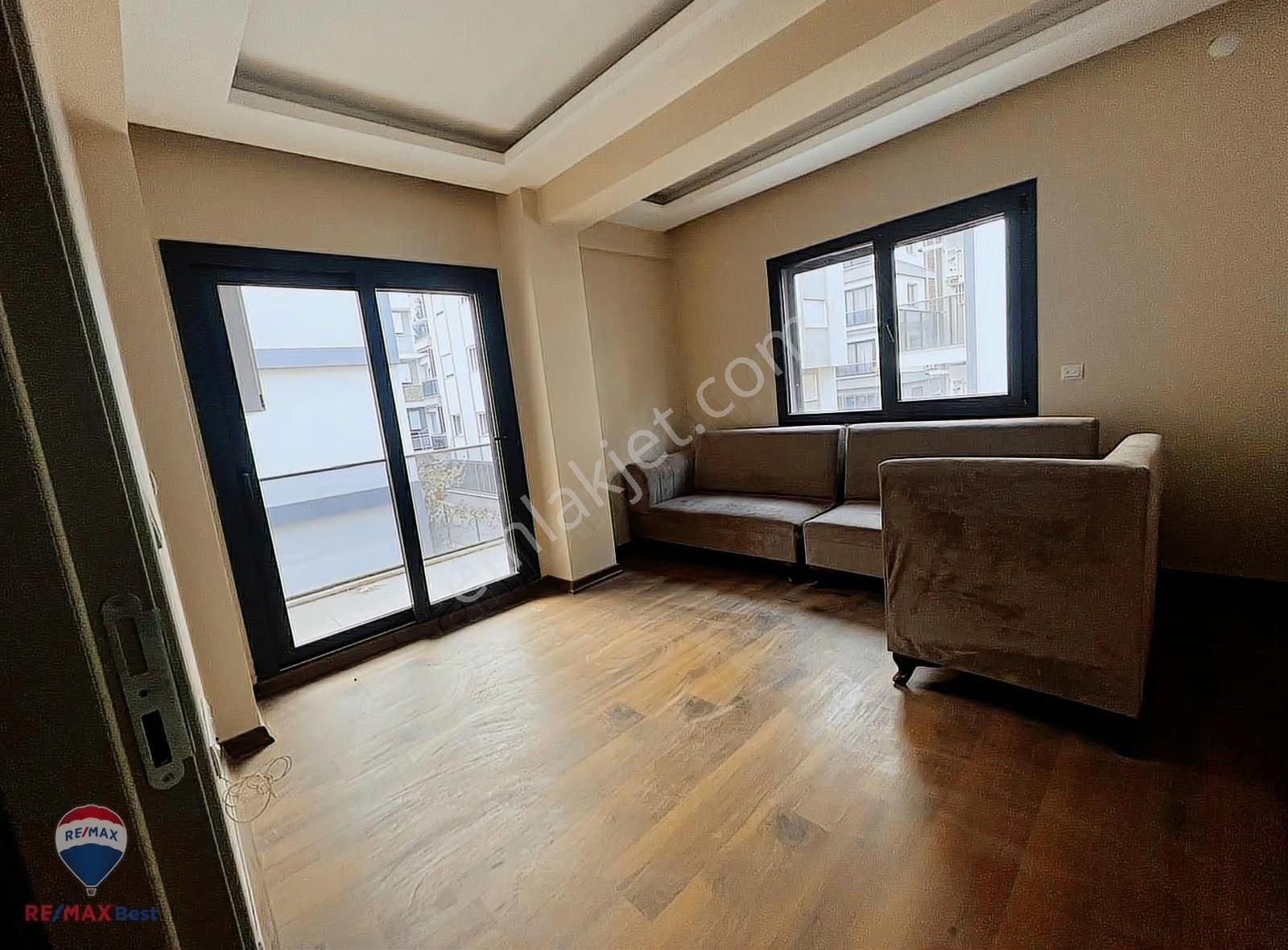 22 Karşıyaka Zübeyde Hanım Mah. Aydınlık, Ferah 2+1kiralık Daire - Görsel 2