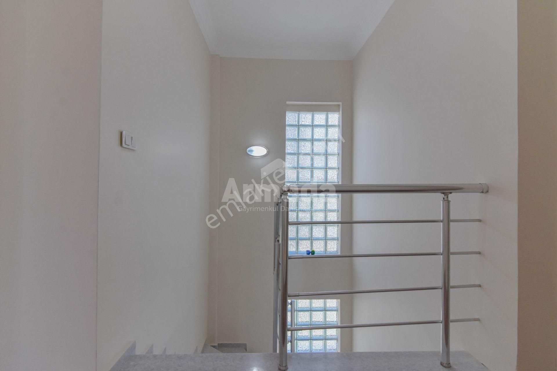 Kuşadası Davutlarda Havuzlu Site İçerisinde Satılık 3+1 Villa - Görsel 15