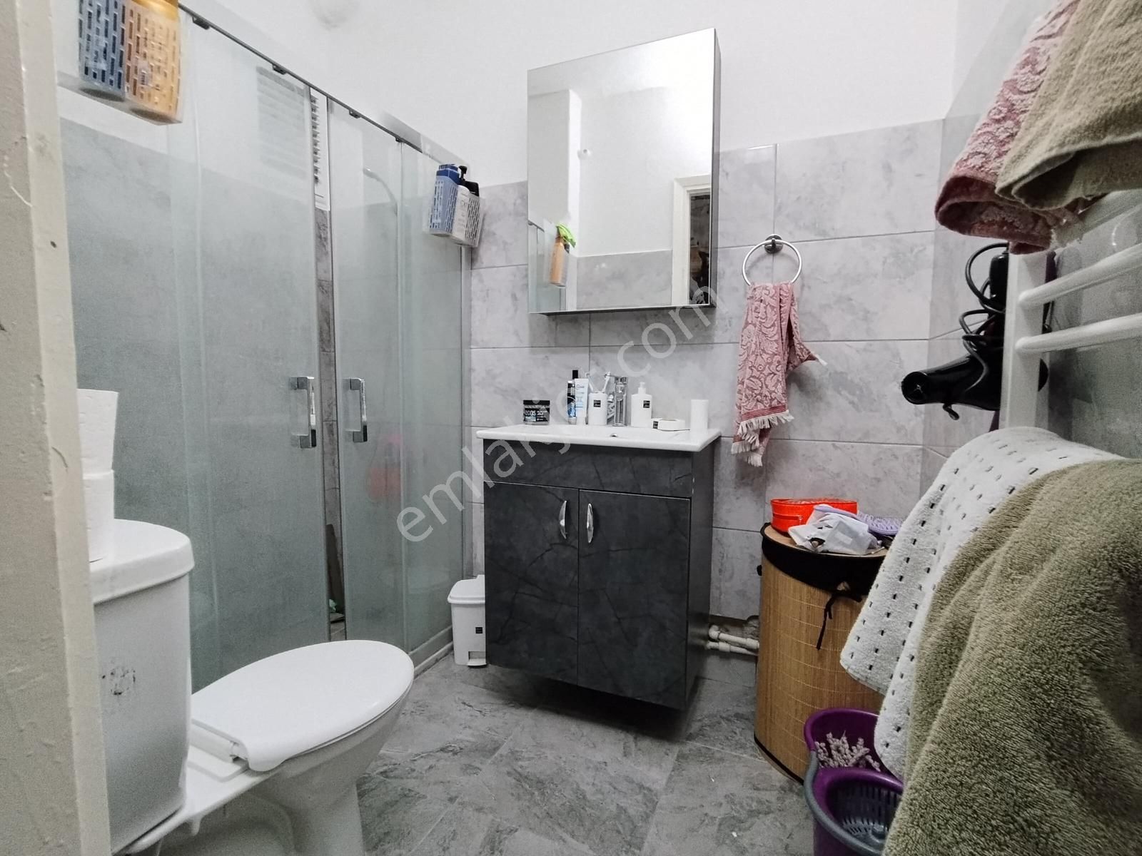 Karşıyaka Çarşı Yakını Arakat Tadilatlı Kombili 2+1 Daire - Görsel 6