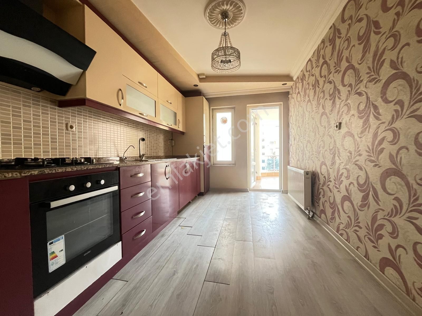 Teleferik Yakını Cadde Üzerinde Site İçerisinde Kralık 3+1 Daire* - Görsel 6