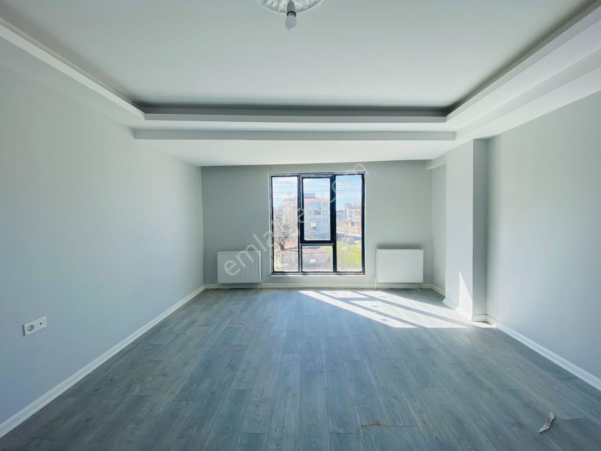 Güven'den Kapaklı'da Okullar Bölgesinde,ankastreli Arakat 2+1 Ev