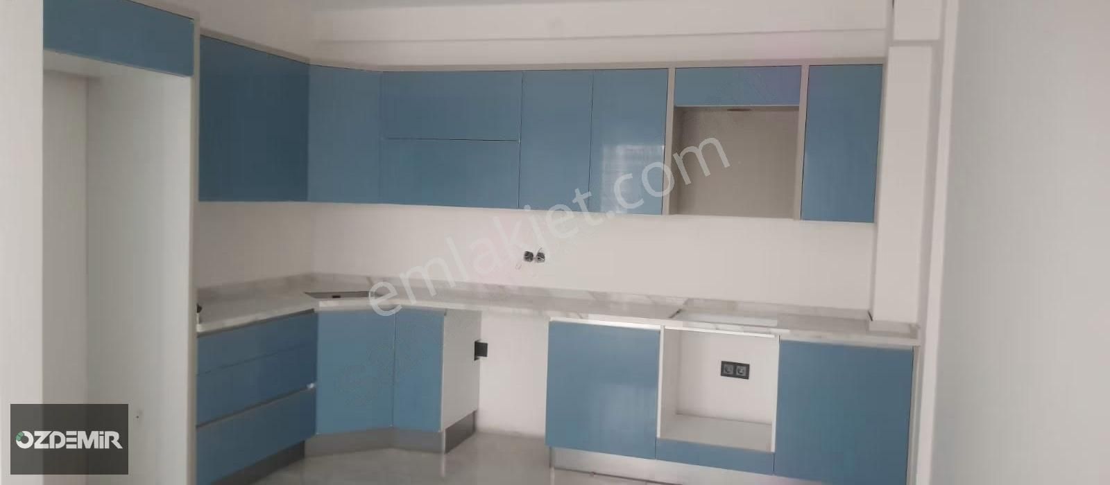 Özdemir İnşaat'tan İkizçayda Denize Yakın Havuzlu Otoparklı 1+1