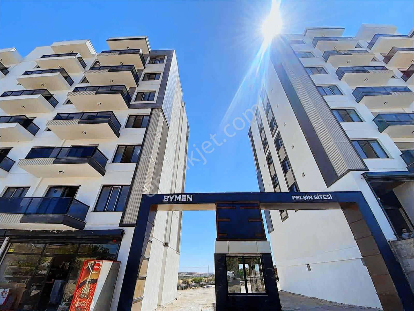 Rota'dan 450 Evlerde Acil Satılık 2+1 Havuzlu Hobi Bahçeli Daire