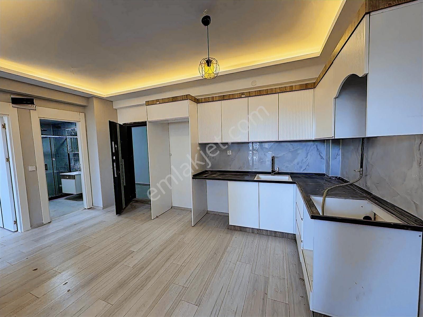 Rotadan Mastfroş Caddesinde Satılık 2+1 Lüks Daire - Görsel 11