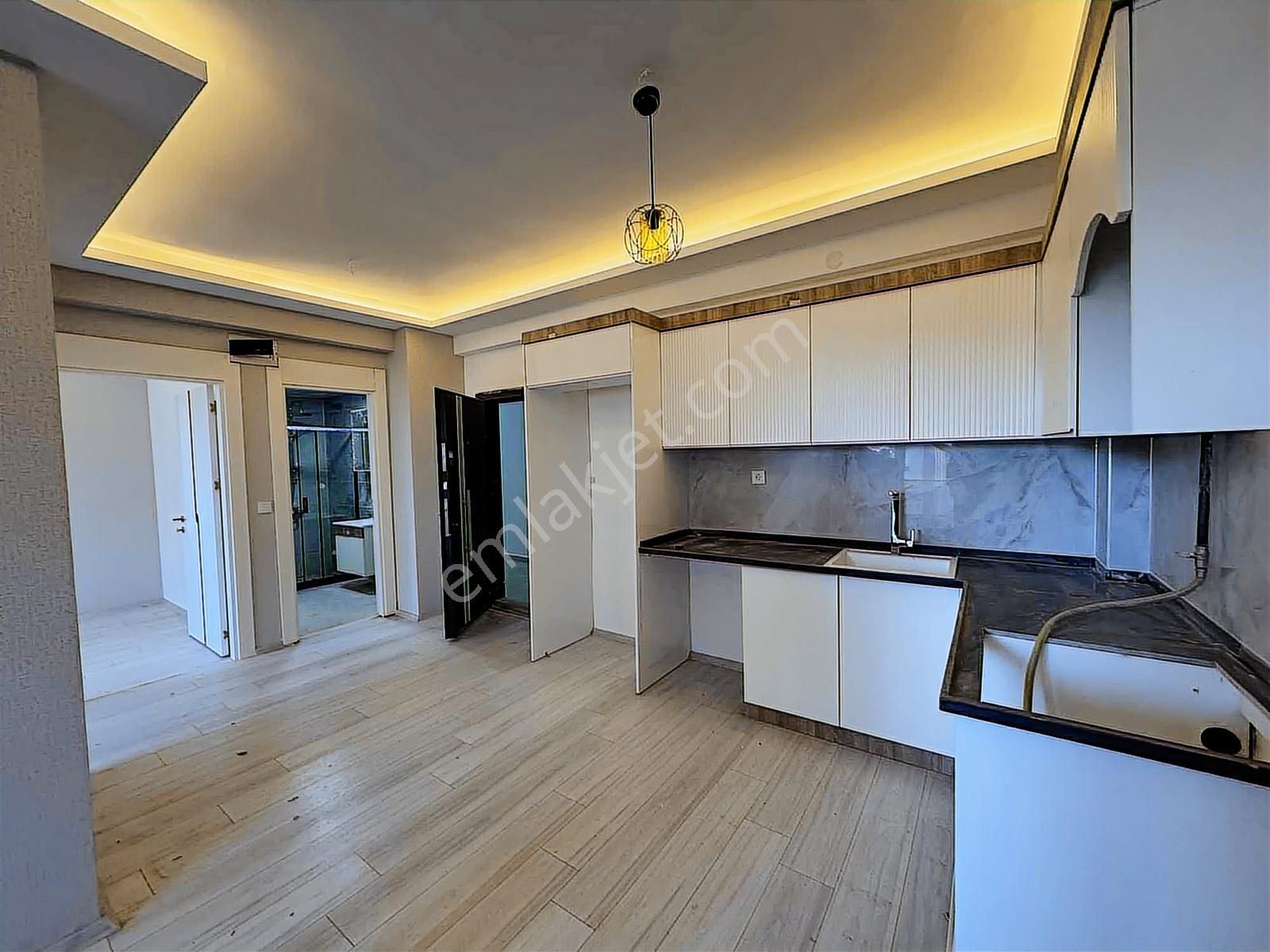 Rotadan Mastfroş Caddesinde Satılık 2+1 Lüks Daire