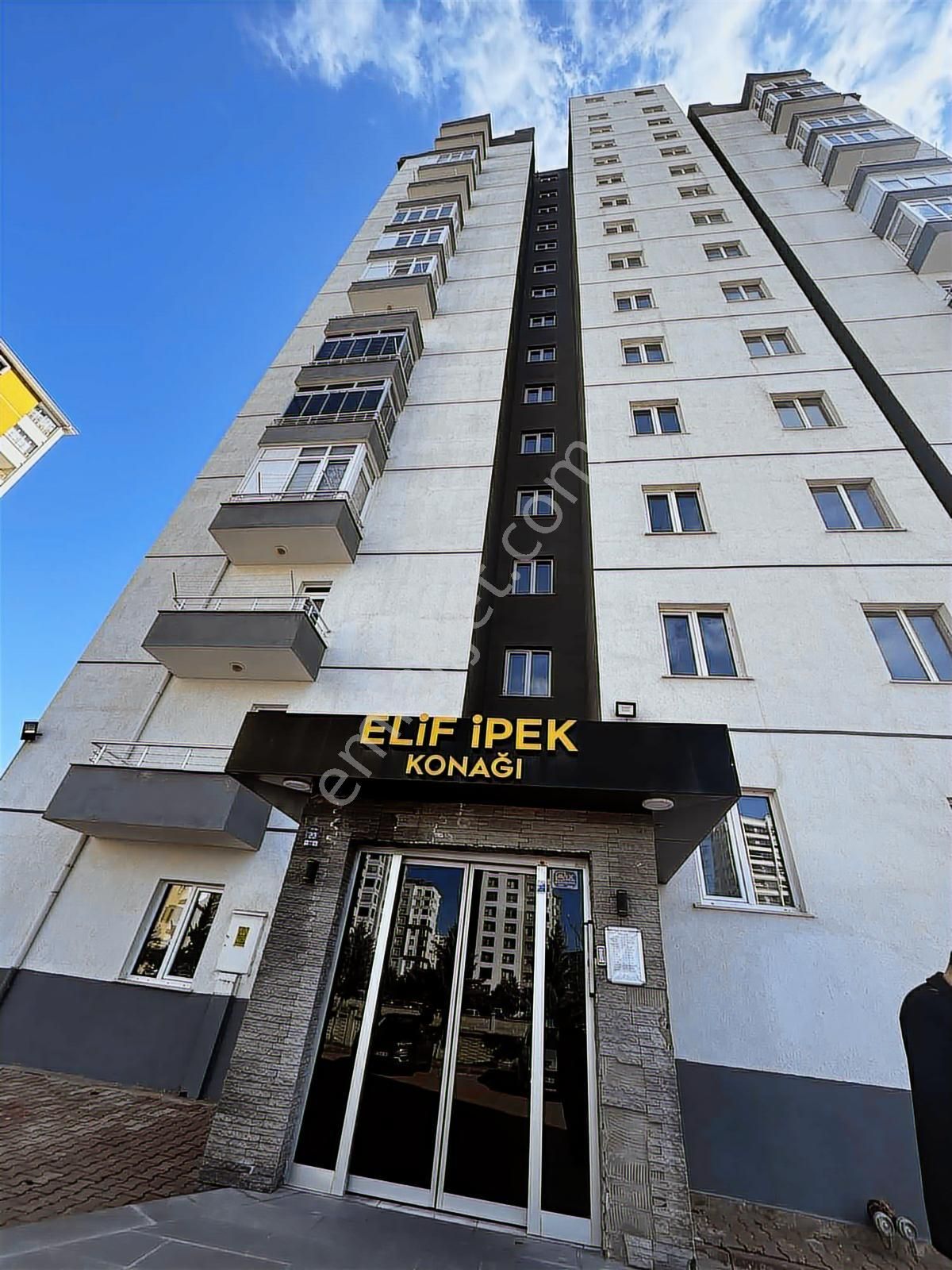 Yakut Mahallesinde Muhteşem Konumda Satılık 3+1 Daire